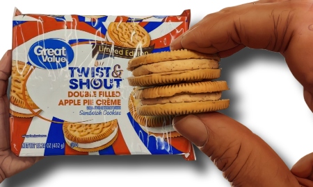 Great Value Twist & Shout Double Filled Apple Pie Crème Cookies (Food Review)